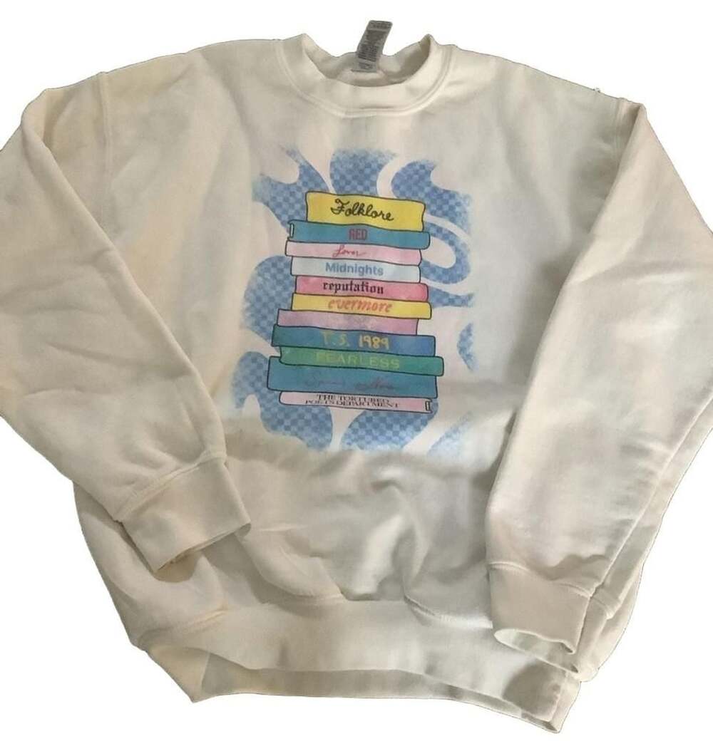 Gildan Eras Tour Books Stack Sweatshirt Size M Youth